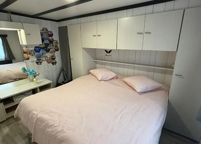 Kemp Tiny Beachhouse - New Vennepark *